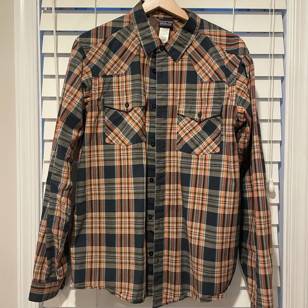 Men’s Patagonia button down flannel